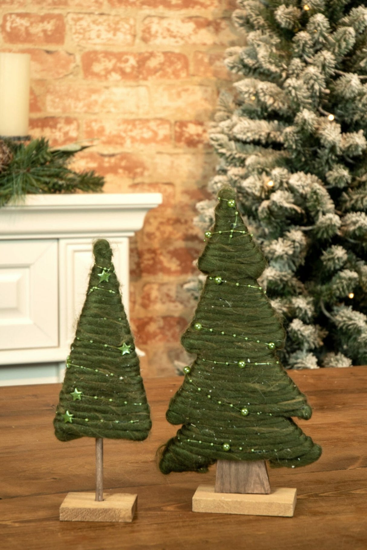 12.25" Green Wool Flat Tree with Pearls