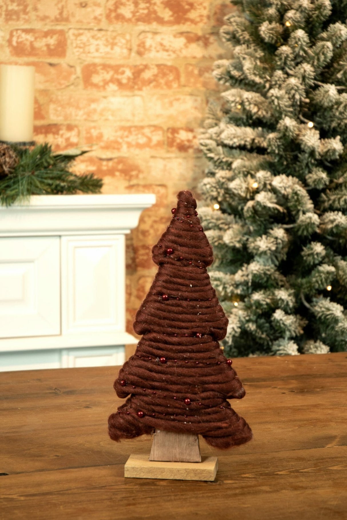 12.25" Burgundy Wool Flat Tree with Pearls