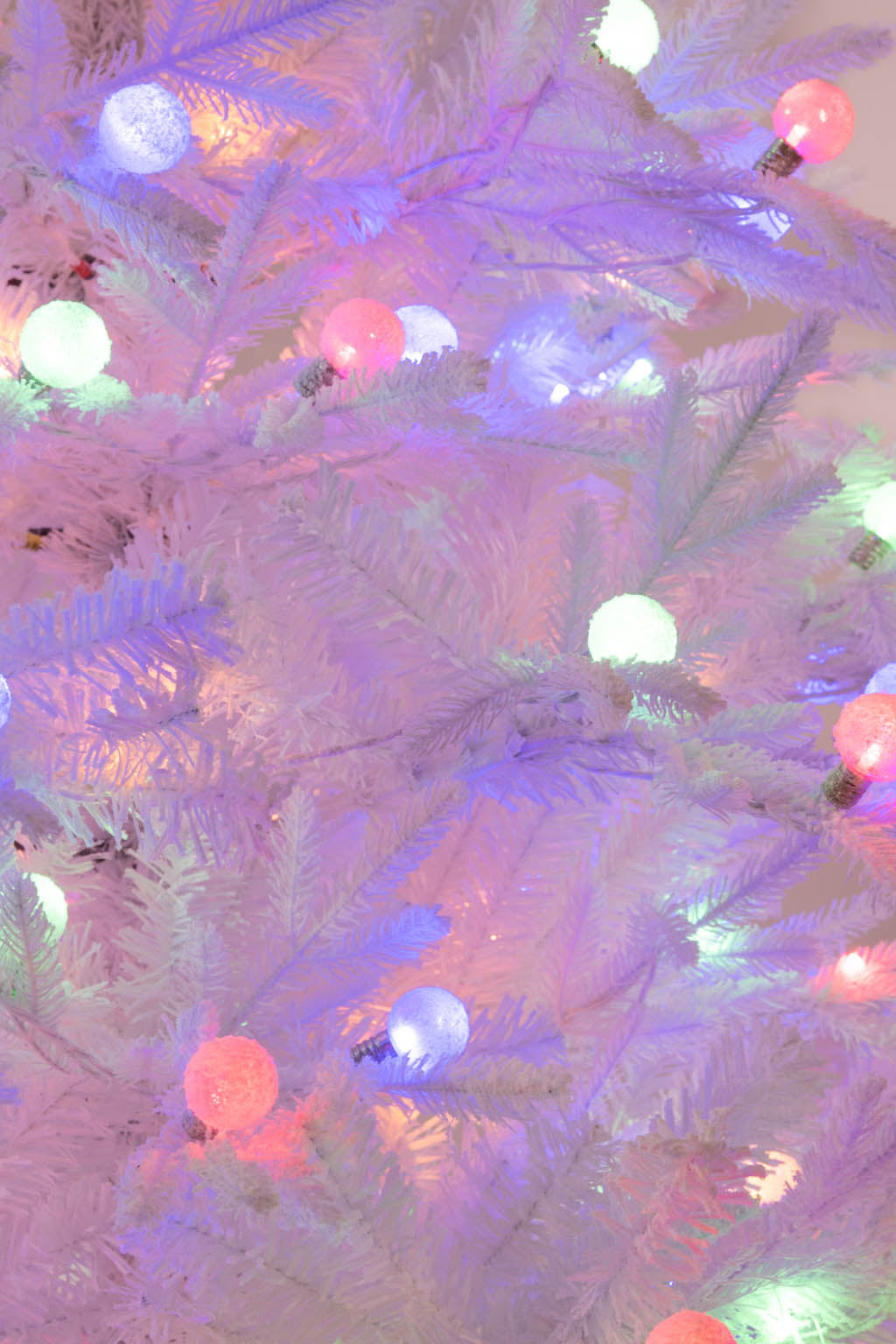 96" Flocked White Pe/Pvc Cool White LED Christmas Tree with Lights